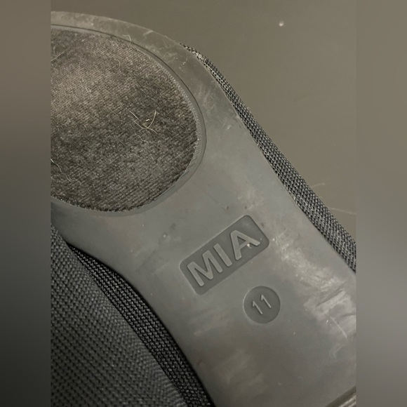 MIA Women's Black Pointed Toe Flats - Picture 4 of 4